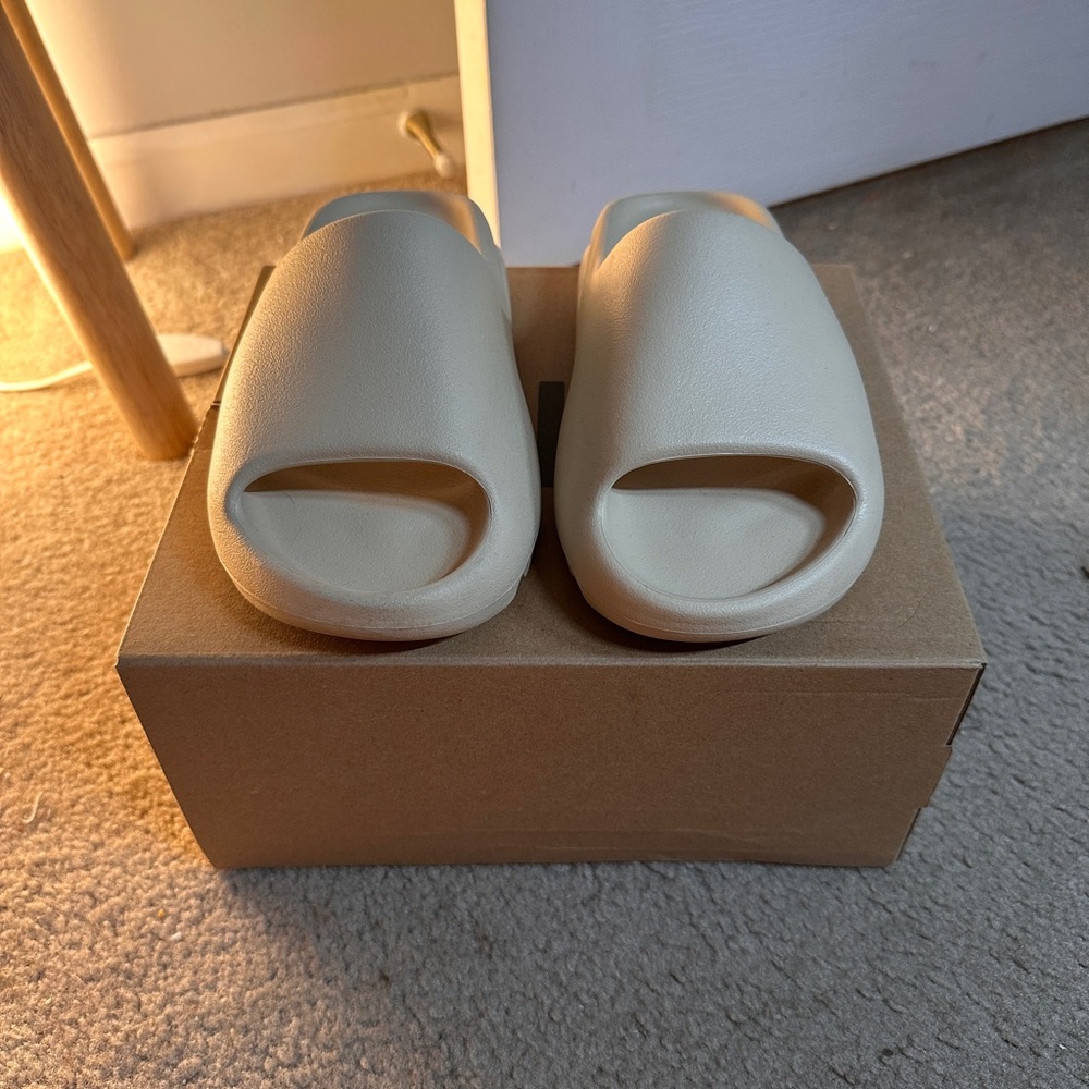 Yeezy Bone Slides - Men’s 4/ Women’s 5